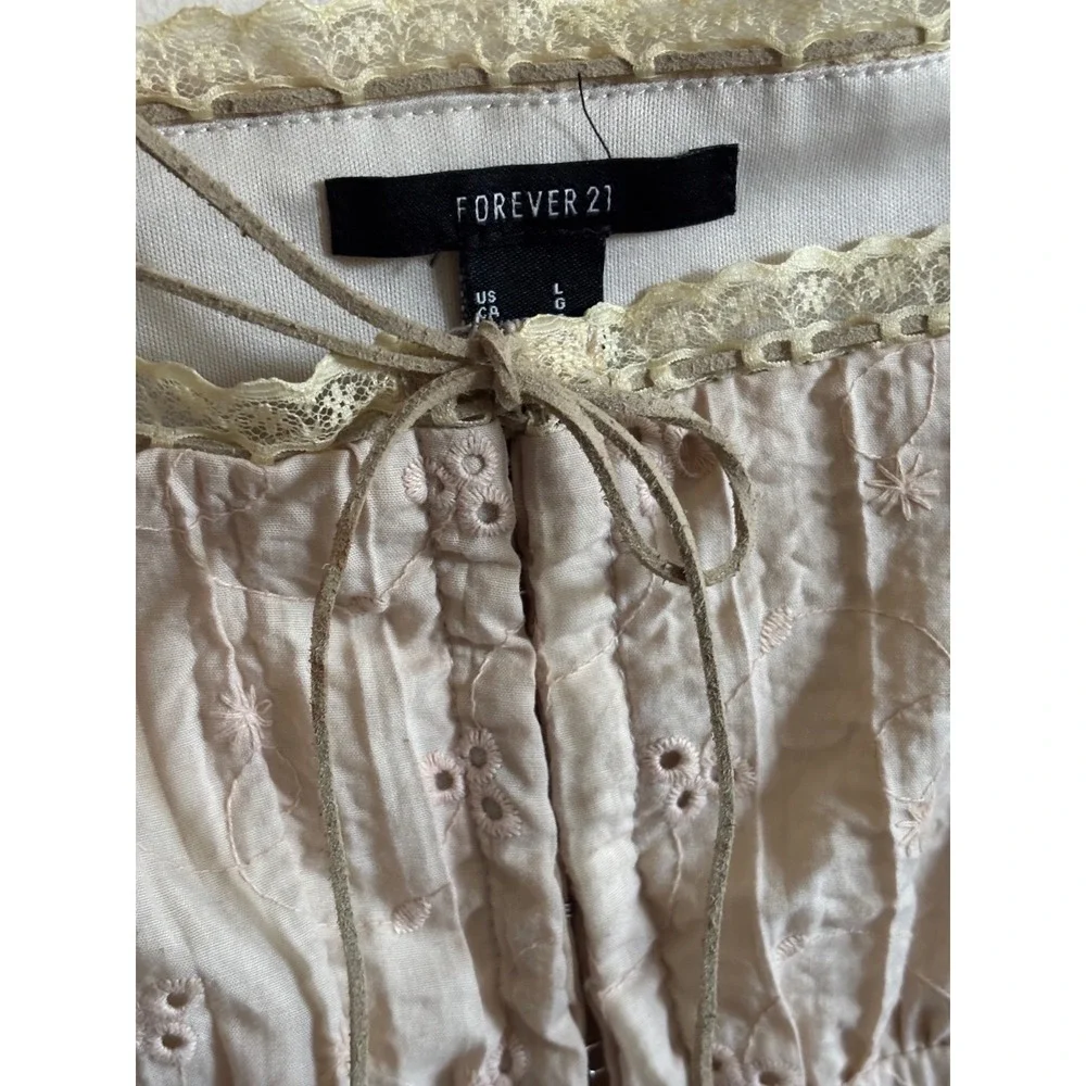 Forever 21 Eyelet Lace Trim Crop Top Tan Cream Cottagecore Hook & Eye Large